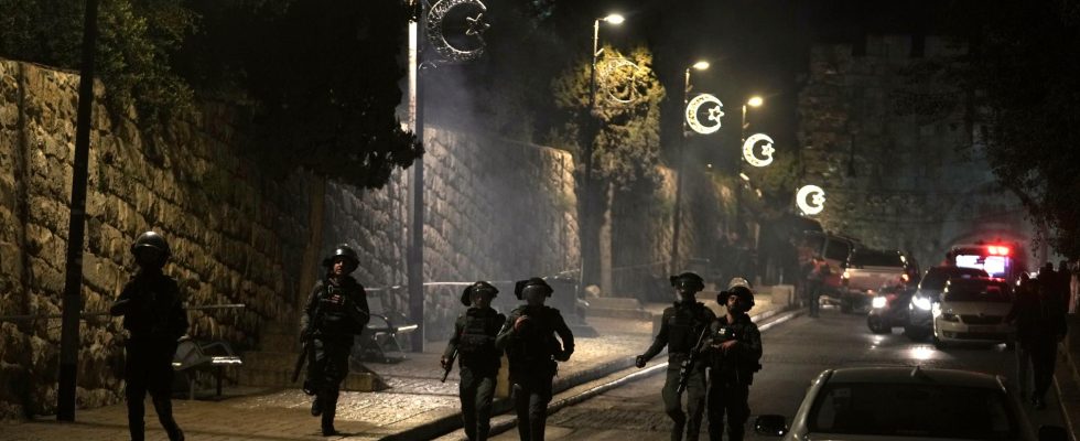 Unrest at al Aqsa Mosque