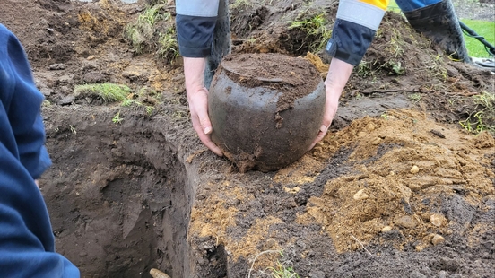 Urn from the early Middle Ages found in Amerongen