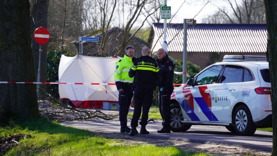 Utrecht parachutist 49 died after jumping in Gelderse Teuge