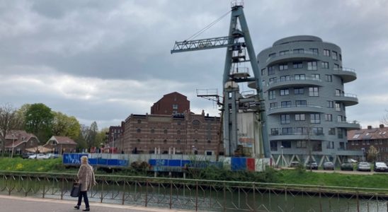 Utrechts monumental eye catcher rusts away due to battle over blue