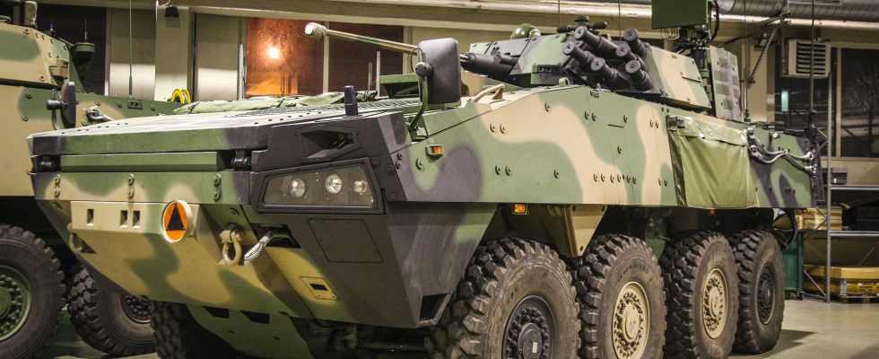 War in Ukraine kyiv orders in Poland 100 armored vehicles