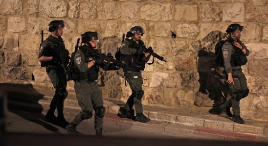 clashes at al Aqsa mosque Hamas denounces an unprecedented crime