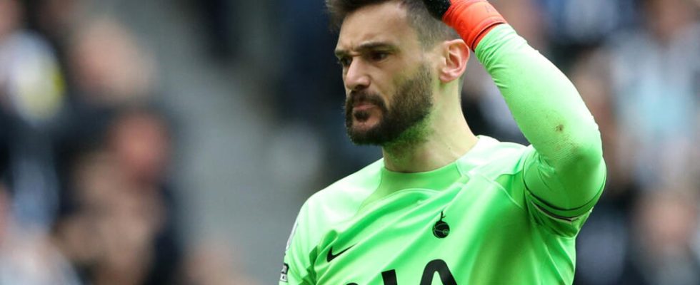 former Blues goalkeeper Hugo Lloris leaves after 5 goals conceded