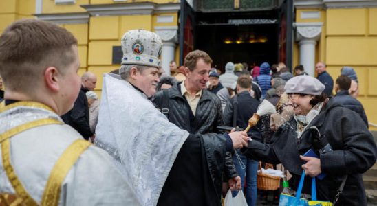 the Ukrainians massively in the churches