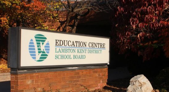 1100 CUPE members ratify new contract with Lambton Kent school board