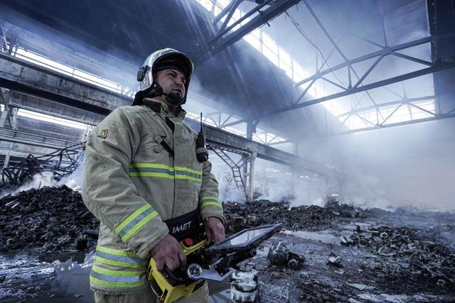 robot-used-ukraine-warehouse-fire-response_6735_dhaphoto4