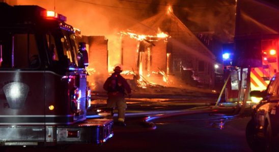 1684171284 Townhouses under construction destroyed by fire in Brantford