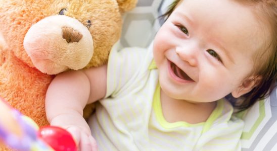 9 foolproof tricks that will make baby laugh out loud