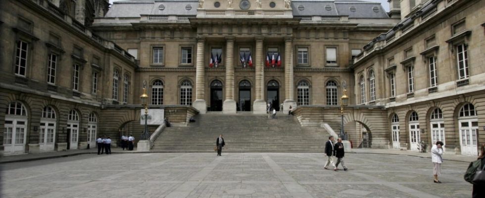 A former Rwandan gendarme in front of French justice for