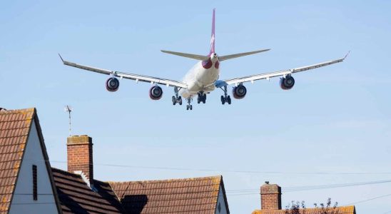 Air traffic associations call for a cap on flights to