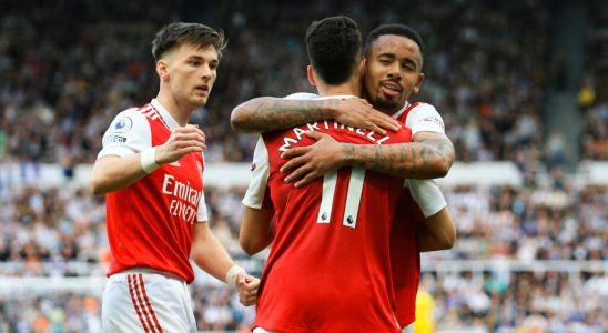 Arsenal control Newcastle and stay in touch with Manchester City