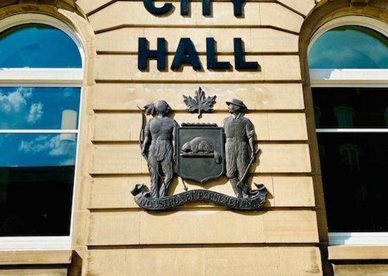 City considers forming citizens committee to review councilors pay