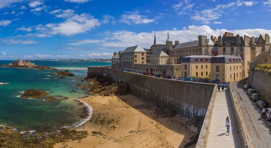 Corsair stopover in Saint Malo