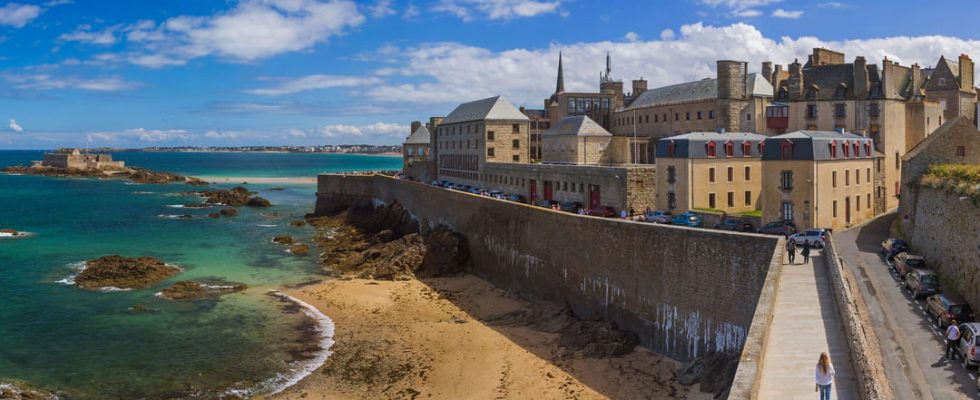 Corsair stopover in Saint Malo