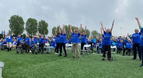 Elderly people set world record with musical chairs Im exhausted