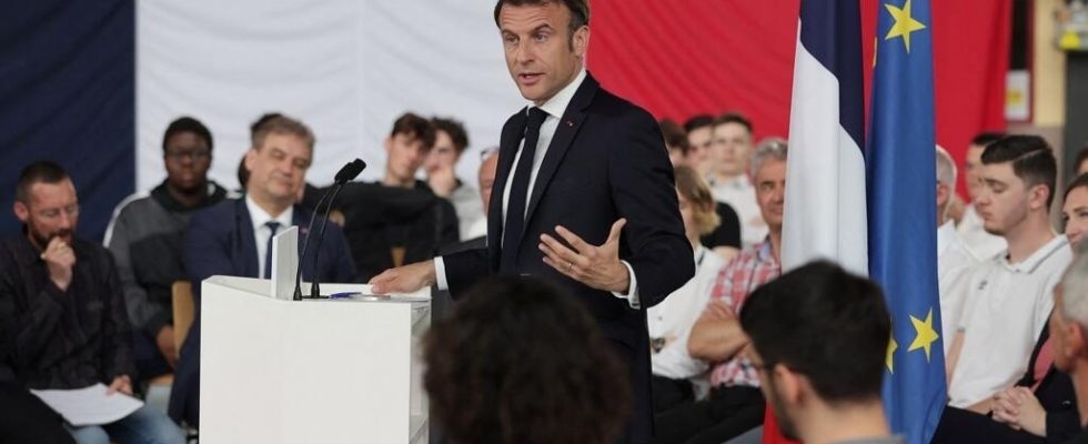 Emmanuel Macron bets on vocational high schools