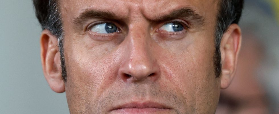 Emmanuel Macron management by fear