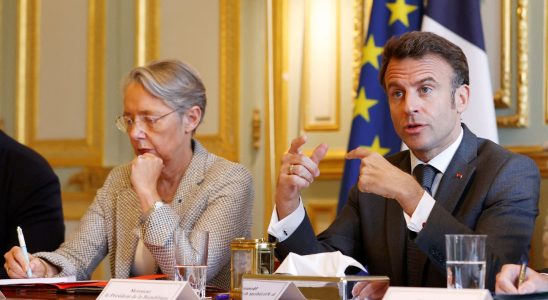 Emmanuel Macron reframes Elisabeth Borne the fight against the RN