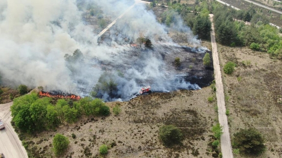 Fire brigade with extra units to fire on Leusderheide