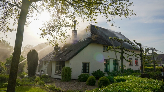 Fire in thatched roof of IJsselstein farm local resident injured