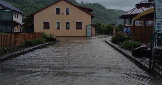 Flood hits Bosnia and Herzegovina and Croatia