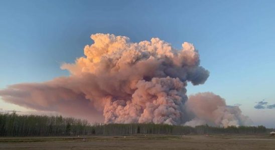 Forest fires in Canada Out of control Civilians evacuated Emergency