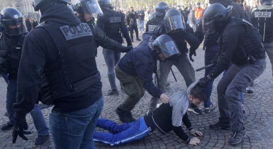 France the State condemned for filing anti pension reform demonstrators in