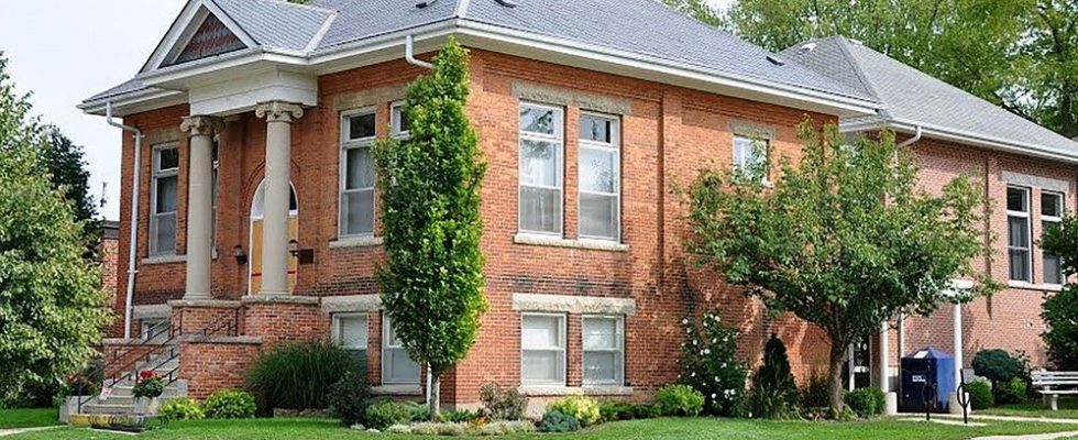 Gilberts Carnegie Library still exists in Dresden but not Chatham