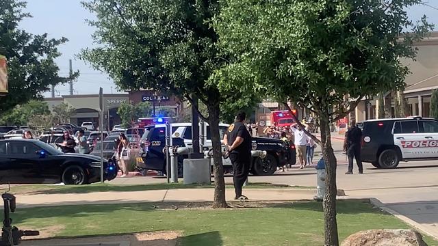 Gun attack on shopping mall in the USA 8 dead