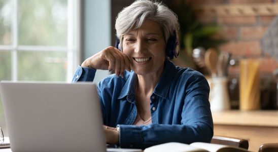 Internet can reduce the risk of dementia in the elderly