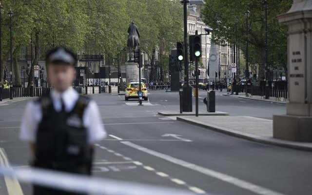 Intrusion alert in London Car crashed into the doors of