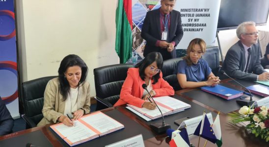 Madagascar French Secretary of State Chrysoula Zacharopoulou received by Andry