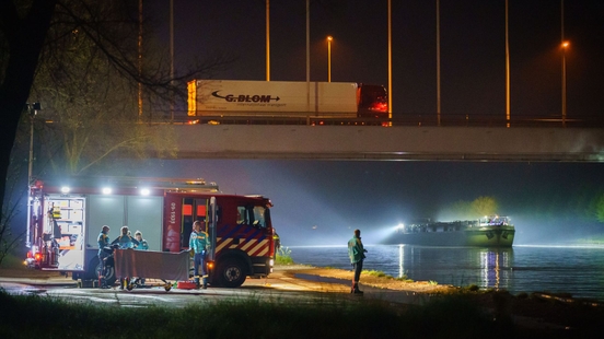 Major search for a person in the water near Houten