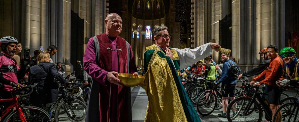 New York cyclists blessed from dangers