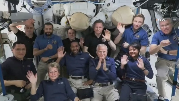 New space record set with crew in Earth orbit