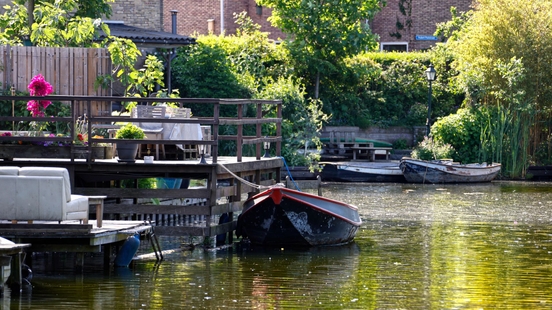 Oudegracht one way traffic and paying for a boat in the