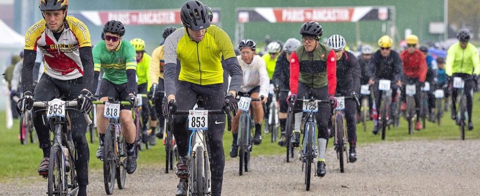 Paris to Ancaster bike race draws 3200 riders despite cool