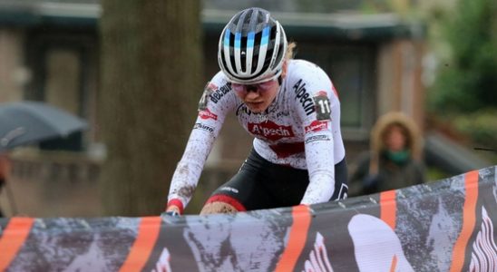 Pieterse wins the first mountain bike world cup competition