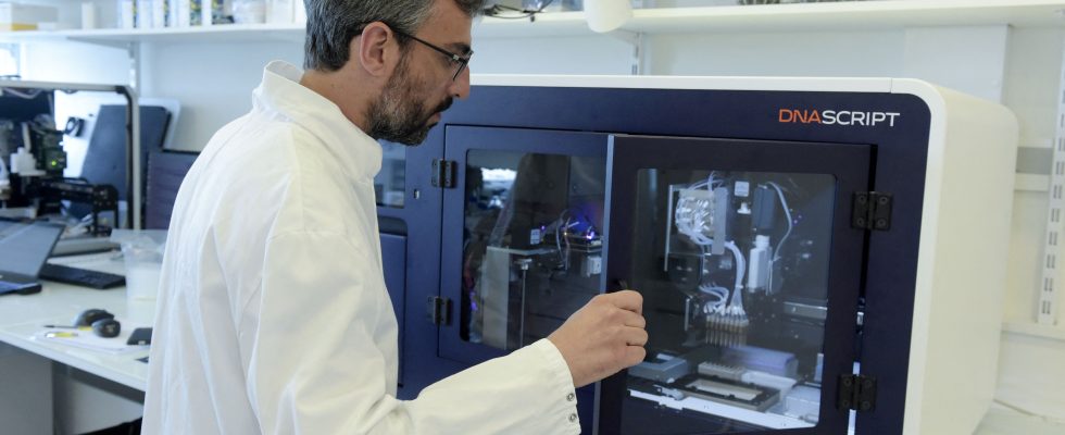 Printing DNA at will a fascinating and disturbing new technological