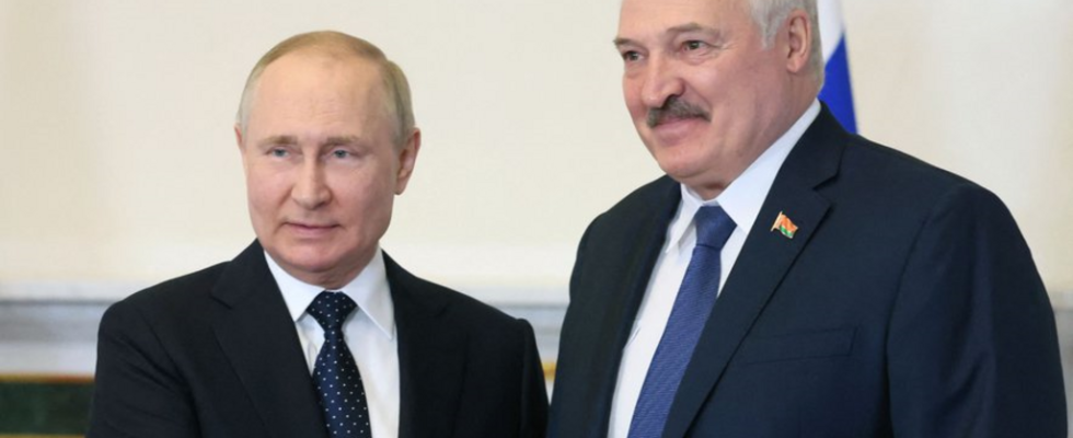 Russia has started transferring nuclear weapons to Belarus Lukashenko announces