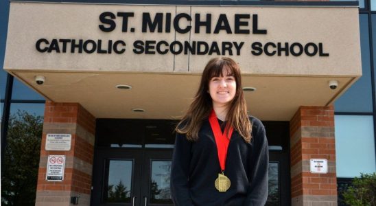 Stratford student takes gold in aesthetics for second straight year