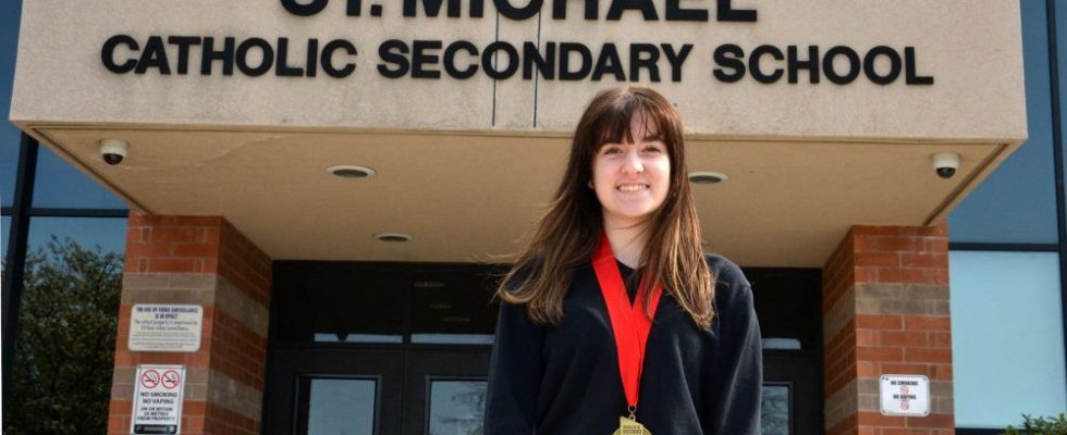 Stratford student takes gold in aesthetics for second straight year