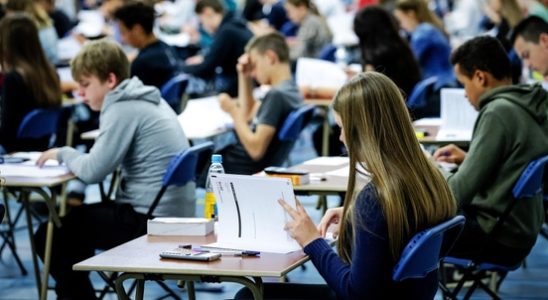 Students of music teacher Youri take final exams for the