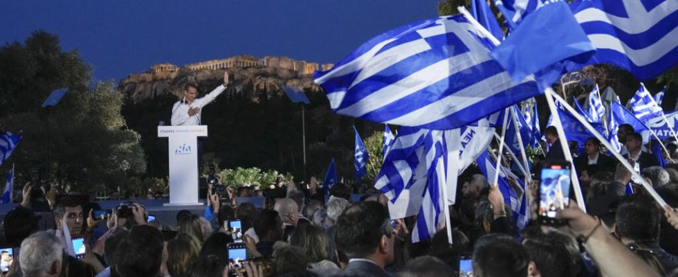 The Greeks go to the polls for uncertain legislative