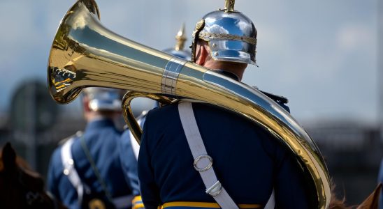 The high guard gets a new safer helmet