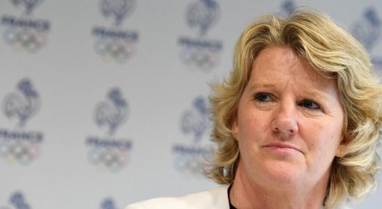 The president of the French Olympic Committee resigns at 14