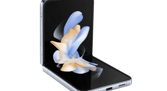 The price of the Samsung Galaxy Z Flip 4 collapses