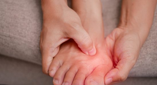 Toe pain causes symptoms and solutions