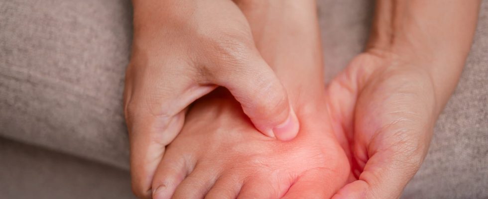 Toe pain causes symptoms and solutions