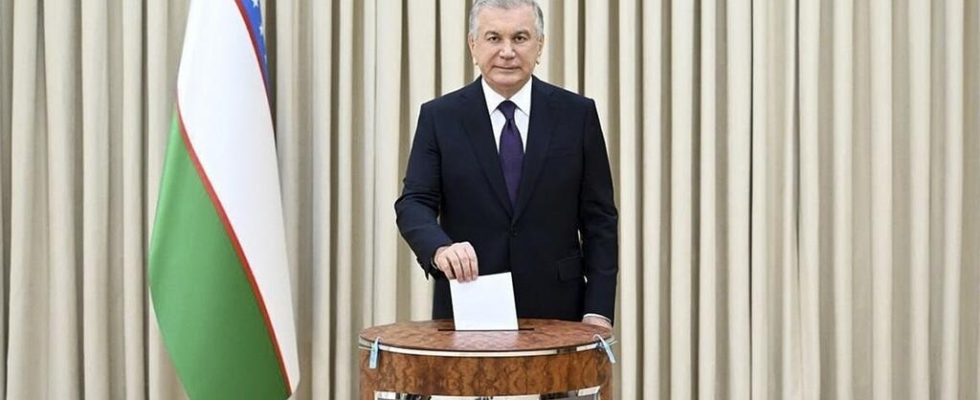 Uzbekistan the constitutional referendum allowing to strengthen the powers of